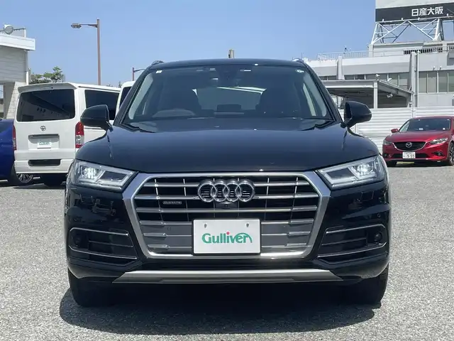 アウディ Ｑ５ 45TFSIクワトロ スポーツ 兵庫県 2019(平31)年 4.3万km ミトスブラックメタリック ・ラグジュアリーパッケージ//パーシャルレザー//マルチカラーアンビエントライティング/・アシスタンスパッケージ//LEDヘッドライト//LEDリヤコンビネーションランプ//アウディプレセンスリヤ//アウディサイドアシスト//バーチャルコックピット/・マトリクスLEDヘッドライトパッケージ//シーケンシャルウィンカー/・サラウンドビューカメラ/・純正MMIナビ/・地デジ/DVD/BT/USB/AUX/・ステアリングリモコン/・前席電動/ヒーター/・パワーリヤゲート/・ドライブレコーダー/・ビルトインETC/・AUDIプレセンス/・アダプティブクルーズコントロール/・AUDIアクティブレーンアシスト/・パークアシスト/・パーキングエイド/・Sline19インチAW/・R2/3/4/6年点検記録簿