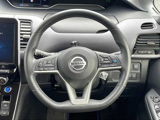 日産 セレナ e－パワー ハイウェイスター V 千葉県 2021(令3)年 4.9万km ブリリアントホワイトパール １１型ナビEX11NX　全方位カメラ　プロパイロット スマートルームミラー　ＥＴＣ　両側パワースライドドア　ハンズフリーオートスライドドア　ドラレコ　エマブレ LEDライト オートライト 前後ソナー
