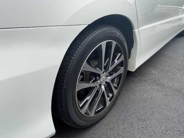 トヨタ エスティマ アエラス 愛知県 2012(平24)年 7.6万km ホワイトパールクリスタルシャイン 純正8インチナビ・フルセグＴＶ/ＣＤ・ＤＶＤ・Bluetooth再生/純正フリップダウンモニター/HIDヘッドライト/ビルトインETC/両側パワースライドドア/純正18インチAW/キャプテンシート/オットマンシート