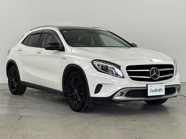 メルセデス・ベンツ ＧＬＡ２５０ 4マチック エディション1 道央・札幌 2014(平26)年 5.1万km カルサイトホワイト ・4WD/・衝突被害軽減ブレーキ/・アクティブシートベルト/・アダプティブクルーズコントロール/・レーンアシスト/・パノラミックスライディングルーフ/・純正8インチディスプレイナビ/・BT/CD/SD/フルセグ/・バックカメラ/・パワーバックドア/・ディストロニックプラス/・HIDオートライト/フォグランプ/・レザーシート/メモリーパワーシート/・シートヒーター/・純正17インチAW/・スマートキー×2/・ETC/・純正19インチAW付きサマータイヤ積込