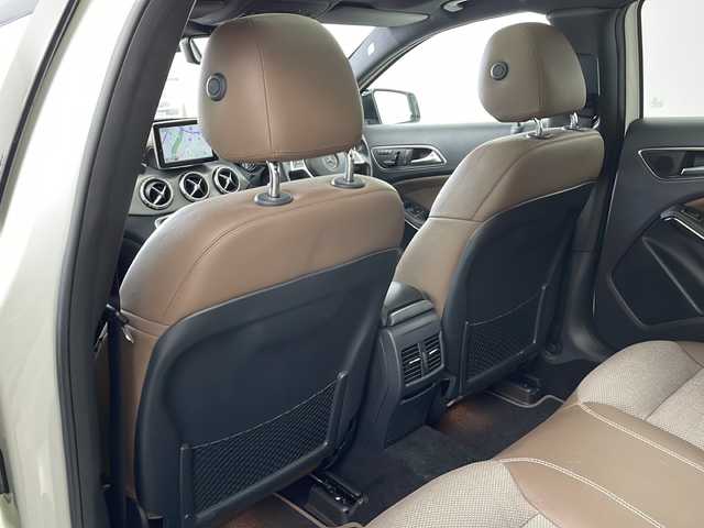 メルセデス・ベンツ ＧＬＡ２５０ 4マチック エディション1 道央・札幌 2014(平26)年 5.1万km カルサイトホワイト ・4WD/・衝突被害軽減ブレーキ/・アクティブシートベルト/・アダプティブクルーズコントロール/・レーンアシスト/・パノラミックスライディングルーフ/・純正8インチディスプレイナビ/・BT/CD/SD/フルセグ/・バックカメラ/・パワーバックドア/・ディストロニックプラス/・HIDオートライト/フォグランプ/・レザーシート/メモリーパワーシート/・シートヒーター/・純正17インチAW/・スマートキー×2/・ETC/・純正19インチAW付きサマータイヤ積込