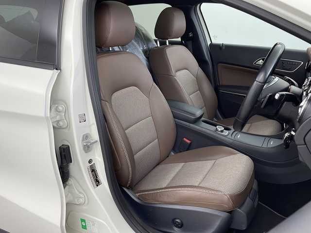 メルセデス・ベンツ ＧＬＡ２５０ 4マチック エディション1 道央・札幌 2014(平26)年 5.1万km カルサイトホワイト ・4WD/・衝突被害軽減ブレーキ/・アクティブシートベルト/・アダプティブクルーズコントロール/・レーンアシスト/・パノラミックスライディングルーフ/・純正8インチディスプレイナビ/・BT/CD/SD/フルセグ/・バックカメラ/・パワーバックドア/・ディストロニックプラス/・HIDオートライト/フォグランプ/・レザーシート/メモリーパワーシート/・シートヒーター/・純正17インチAW/・スマートキー×2/・ETC/・純正19インチAW付きサマータイヤ積込