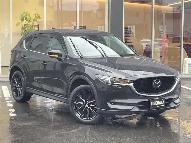 マツダ ＣＸ－５ 25S ブラックトーンED 青森県 2021(令3)年 2.9万km ジェットブラックマイカ ・4WD/・10インチ純正ディスプレイナビ/　(Bt/USB/フルセグTV)/・全方位カメラ/・ヘットアップディスプレイ/・アダプティブクルーズコントロール/・レーンキープアシスト/・衝突軽減ブレーキ/・車間認識支援/・車線逸脱抑制機能/・ブラインドスポットモニター/・パーキングアシスト/・アイドリングストップ/・ヒルスタートアシスト/・パワーバックドア/・黒ハーフレザーシート/・D席パワーシート/・前席シートヒーター/・ステアリングスイッチ/・ステアリングヒーター/・ETC/・LEDヘッドライト/フォグ/・オートライト/・フロントフォグランプ/・電動格納ミラー/・ウィンカーミラー/・電動パーキング/・オートホールドブレーキ/・純正19インチアルミホイール/・純正フロアマット/・前後ドラレコ/・前後バンパーソナー/・リア5面プライバシーガラス/・W/サイド/カーテンエアバッグ /・プッシュスタート/・ABS/・スマートキー/・保証書/取説/ナビ取説/・社外アルミホイール＋冬タイヤ積込