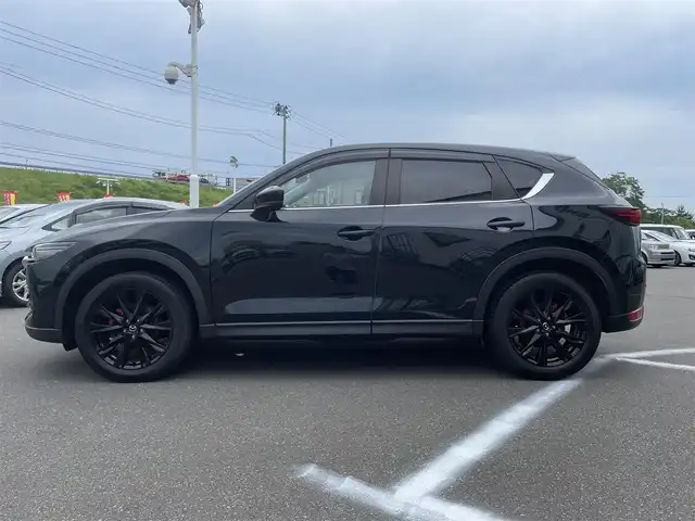 マツダ ＣＸ－５ 25S ブラックトーンED 青森県 2021(令3)年 2.9万km ジェットブラックマイカ ・4WD/・10インチ純正ディスプレイナビ/　(Bt/USB/フルセグTV)/・全方位カメラ/・ヘットアップディスプレイ/・アダプティブクルーズコントロール/・レーンキープアシスト/・衝突軽減ブレーキ/・車間認識支援/・車線逸脱抑制機能/・ブラインドスポットモニター/・パーキングアシスト/・アイドリングストップ/・ヒルスタートアシスト/・パワーバックドア/・黒ハーフレザーシート/・D席パワーシート/・前席シートヒーター/・ステアリングスイッチ/・ステアリングヒーター/・ETC/・LEDヘッドライト/フォグ/・オートライト/・フロントフォグランプ/・電動格納ミラー/・ウィンカーミラー/・電動パーキング/・オートホールドブレーキ/・純正19インチアルミホイール/・純正フロアマット/・前後ドラレコ/・前後バンパーソナー/・リア5面プライバシーガラス/・W/サイド/カーテンエアバッグ /・プッシュスタート/・ABS/・スマートキー/・保証書/取説/ナビ取説/・社外アルミホイール＋冬タイヤ積込