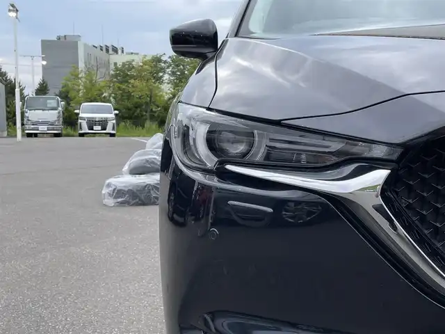 マツダ ＣＸ－５ 25S ブラックトーンED 青森県 2021(令3)年 2.9万km ジェットブラックマイカ ・4WD/・10インチ純正ディスプレイナビ/　(Bt/USB/フルセグTV)/・全方位カメラ/・ヘットアップディスプレイ/・アダプティブクルーズコントロール/・レーンキープアシスト/・衝突軽減ブレーキ/・車間認識支援/・車線逸脱抑制機能/・ブラインドスポットモニター/・パーキングアシスト/・アイドリングストップ/・ヒルスタートアシスト/・パワーバックドア/・黒ハーフレザーシート/・D席パワーシート/・前席シートヒーター/・ステアリングスイッチ/・ステアリングヒーター/・ETC/・LEDヘッドライト/フォグ/・オートライト/・フロントフォグランプ/・電動格納ミラー/・ウィンカーミラー/・電動パーキング/・オートホールドブレーキ/・純正19インチアルミホイール/・純正フロアマット/・前後ドラレコ/・前後バンパーソナー/・リア5面プライバシーガラス/・W/サイド/カーテンエアバッグ /・プッシュスタート/・ABS/・スマートキー/・保証書/取説/ナビ取説/・社外アルミホイール＋冬タイヤ積込