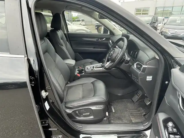 マツダ ＣＸ－５ 25S ブラックトーンED 青森県 2021(令3)年 2.9万km ジェットブラックマイカ ・4WD/・10インチ純正ディスプレイナビ/　(Bt/USB/フルセグTV)/・全方位カメラ/・ヘットアップディスプレイ/・アダプティブクルーズコントロール/・レーンキープアシスト/・衝突軽減ブレーキ/・車間認識支援/・車線逸脱抑制機能/・ブラインドスポットモニター/・パーキングアシスト/・アイドリングストップ/・ヒルスタートアシスト/・パワーバックドア/・黒ハーフレザーシート/・D席パワーシート/・前席シートヒーター/・ステアリングスイッチ/・ステアリングヒーター/・ETC/・LEDヘッドライト/フォグ/・オートライト/・フロントフォグランプ/・電動格納ミラー/・ウィンカーミラー/・電動パーキング/・オートホールドブレーキ/・純正19インチアルミホイール/・純正フロアマット/・前後ドラレコ/・前後バンパーソナー/・リア5面プライバシーガラス/・W/サイド/カーテンエアバッグ /・プッシュスタート/・ABS/・スマートキー/・保証書/取説/ナビ取説/・社外アルミホイール＋冬タイヤ積込