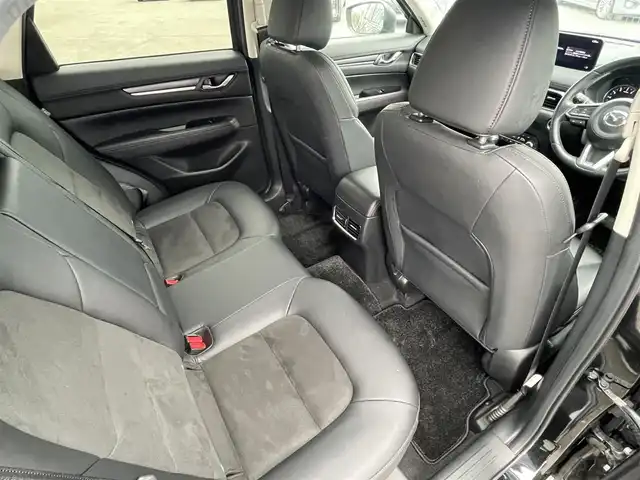 マツダ ＣＸ－５ 25S ブラックトーンED 青森県 2021(令3)年 2.9万km ジェットブラックマイカ ・4WD/・10インチ純正ディスプレイナビ/　(Bt/USB/フルセグTV)/・全方位カメラ/・ヘットアップディスプレイ/・アダプティブクルーズコントロール/・レーンキープアシスト/・衝突軽減ブレーキ/・車間認識支援/・車線逸脱抑制機能/・ブラインドスポットモニター/・パーキングアシスト/・アイドリングストップ/・ヒルスタートアシスト/・パワーバックドア/・黒ハーフレザーシート/・D席パワーシート/・前席シートヒーター/・ステアリングスイッチ/・ステアリングヒーター/・ETC/・LEDヘッドライト/フォグ/・オートライト/・フロントフォグランプ/・電動格納ミラー/・ウィンカーミラー/・電動パーキング/・オートホールドブレーキ/・純正19インチアルミホイール/・純正フロアマット/・前後ドラレコ/・前後バンパーソナー/・リア5面プライバシーガラス/・W/サイド/カーテンエアバッグ /・プッシュスタート/・ABS/・スマートキー/・保証書/取説/ナビ取説/・社外アルミホイール＋冬タイヤ積込