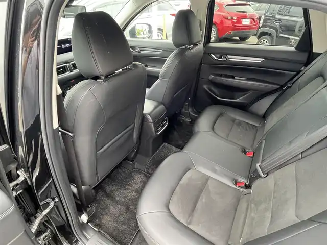 マツダ ＣＸ－５ 25S ブラックトーンED 青森県 2021(令3)年 2.9万km ジェットブラックマイカ ・4WD/・10インチ純正ディスプレイナビ/　(Bt/USB/フルセグTV)/・全方位カメラ/・ヘットアップディスプレイ/・アダプティブクルーズコントロール/・レーンキープアシスト/・衝突軽減ブレーキ/・車間認識支援/・車線逸脱抑制機能/・ブラインドスポットモニター/・パーキングアシスト/・アイドリングストップ/・ヒルスタートアシスト/・パワーバックドア/・黒ハーフレザーシート/・D席パワーシート/・前席シートヒーター/・ステアリングスイッチ/・ステアリングヒーター/・ETC/・LEDヘッドライト/フォグ/・オートライト/・フロントフォグランプ/・電動格納ミラー/・ウィンカーミラー/・電動パーキング/・オートホールドブレーキ/・純正19インチアルミホイール/・純正フロアマット/・前後ドラレコ/・前後バンパーソナー/・リア5面プライバシーガラス/・W/サイド/カーテンエアバッグ /・プッシュスタート/・ABS/・スマートキー/・保証書/取説/ナビ取説/・社外アルミホイール＋冬タイヤ積込