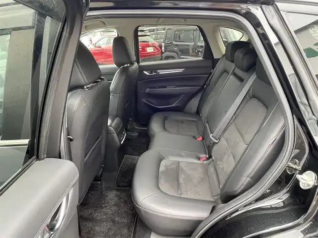 マツダ ＣＸ－５ 25S ブラックトーンED 青森県 2021(令3)年 2.9万km ジェットブラックマイカ ・4WD/・10インチ純正ディスプレイナビ/　(Bt/USB/フルセグTV)/・全方位カメラ/・ヘットアップディスプレイ/・アダプティブクルーズコントロール/・レーンキープアシスト/・衝突軽減ブレーキ/・車間認識支援/・車線逸脱抑制機能/・ブラインドスポットモニター/・パーキングアシスト/・アイドリングストップ/・ヒルスタートアシスト/・パワーバックドア/・黒ハーフレザーシート/・D席パワーシート/・前席シートヒーター/・ステアリングスイッチ/・ステアリングヒーター/・ETC/・LEDヘッドライト/フォグ/・オートライト/・フロントフォグランプ/・電動格納ミラー/・ウィンカーミラー/・電動パーキング/・オートホールドブレーキ/・純正19インチアルミホイール/・純正フロアマット/・前後ドラレコ/・前後バンパーソナー/・リア5面プライバシーガラス/・W/サイド/カーテンエアバッグ /・プッシュスタート/・ABS/・スマートキー/・保証書/取説/ナビ取説/・社外アルミホイール＋冬タイヤ積込