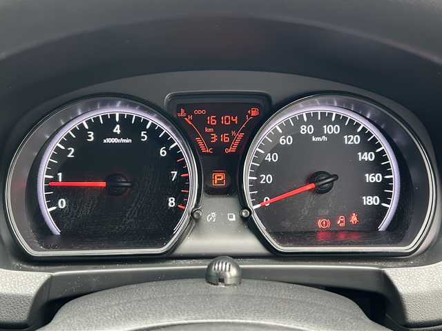 日産 ノート X 茨城県 2019(令1)年 1.6万km ブリリアントホワイトパール クルーズコントロール/フルセグテレビ/Panasonicナビ/BT/CD/ipod/バックカメラ/パーキングアシスト/純正フロアマット/サイドエアバック/カーテンエアバック/純正16インチアルミホイール/LEDヘッドライト/オートライト/盗難防止装置/オートAC/横滑り防止機能/アイドリングストップ/ビルトインETC/禁煙車