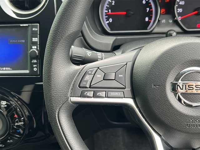 日産 ノート X 茨城県 2019(令1)年 1.6万km ブリリアントホワイトパール クルーズコントロール/フルセグテレビ/Panasonicナビ/BT/CD/ipod/バックカメラ/パーキングアシスト/純正フロアマット/サイドエアバック/カーテンエアバック/純正16インチアルミホイール/LEDヘッドライト/オートライト/盗難防止装置/オートAC/横滑り防止機能/アイドリングストップ/ビルトインETC/禁煙車