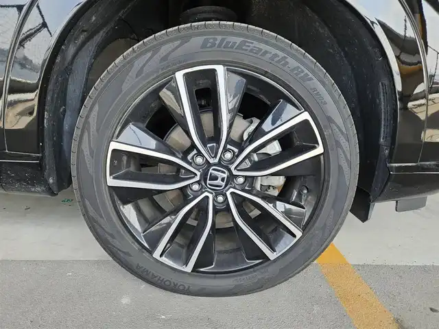 ホンダ ヴェゼル ハイブリッド e:HEV Z 福岡県 2021(令3)年 7.4万km クリスタルブラックパール ワンオーナー/純正9型ナビ(BT/AM/FM)/フルセグTV/ハンズフリーパワーバックドア/バックカメラ/ドライブレコーダー/渋滞追従機能付アダプティブクルーズコントロール/ソナーセンサー/ホンダセンシング/・衝突軽減ブレーキ/・誤発進抑制機能(前後)/・近距離衝突軽減ブレーキ/・歩行者事故軽減ステアリング/・車線維持支援システム/・先行車発進お知らせ機能/・標識認識機能/・オートハイビーム/フルLEDヘッドランプ(オートレベリング機構)/本革巻きステアリング/ステアリングヒーター/パドルシフト/合皮/ファブリックコンビシート/前席シートヒーター/純正18インチアルミホイール/スマートキー/禁煙車