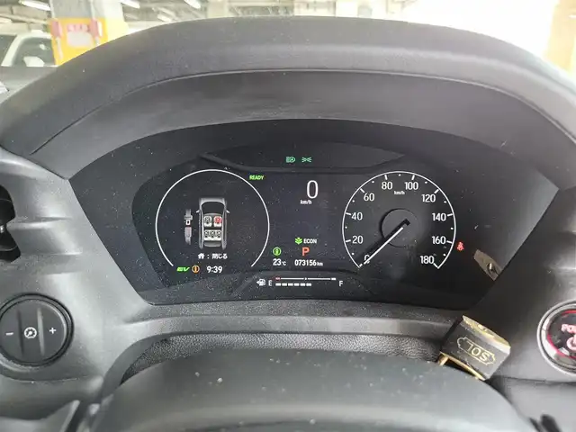 ホンダ ヴェゼル ハイブリッド e:HEV Z 福岡県 2021(令3)年 7.4万km クリスタルブラックパール ワンオーナー/純正9型ナビ(BT/AM/FM)/フルセグTV/ハンズフリーパワーバックドア/バックカメラ/ドライブレコーダー/渋滞追従機能付アダプティブクルーズコントロール/ソナーセンサー/ホンダセンシング/・衝突軽減ブレーキ/・誤発進抑制機能(前後)/・近距離衝突軽減ブレーキ/・歩行者事故軽減ステアリング/・車線維持支援システム/・先行車発進お知らせ機能/・標識認識機能/・オートハイビーム/フルLEDヘッドランプ(オートレベリング機構)/本革巻きステアリング/ステアリングヒーター/パドルシフト/合皮/ファブリックコンビシート/前席シートヒーター/純正18インチアルミホイール/スマートキー/禁煙車
