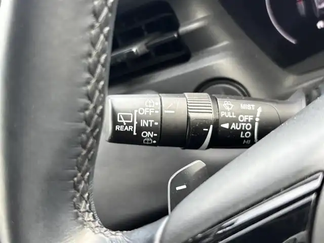 ホンダ ヴェゼル ハイブリッド e:HEV Z 福岡県 2021(令3)年 7.4万km クリスタルブラックパール ワンオーナー/純正9型ナビ(BT/AM/FM)/フルセグTV/ハンズフリーパワーバックドア/バックカメラ/ドライブレコーダー/渋滞追従機能付アダプティブクルーズコントロール/ソナーセンサー/ホンダセンシング/・衝突軽減ブレーキ/・誤発進抑制機能(前後)/・近距離衝突軽減ブレーキ/・歩行者事故軽減ステアリング/・車線維持支援システム/・先行車発進お知らせ機能/・標識認識機能/・オートハイビーム/フルLEDヘッドランプ(オートレベリング機構)/本革巻きステアリング/ステアリングヒーター/パドルシフト/合皮/ファブリックコンビシート/前席シートヒーター/純正18インチアルミホイール/スマートキー/禁煙車