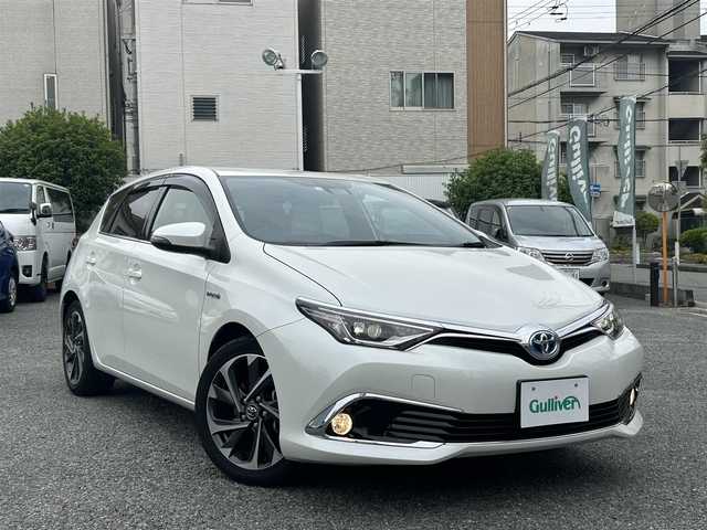 トヨタ オーリスハイブリッド Gパッケージ 兵庫県 2016(平28)年 3.4万km ホワイトパールクリスタルシャイン ・社外メモリーナビ/・フルセグテレビ/・DVD再生可能/・Bluetooth接続可能/・ステアリングリモコン/・バックカメラ/・ETC/・ハーフレザーシート/・シートヒーター/・クルーズコントロール/・プリクラッシュセーフティ/・レーンディーパーチャーアラート/・ドライブレコーダー/・オートLEDヘッドランプ/・純正17インチAW