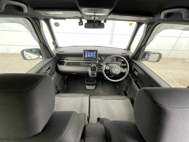 ホンダ Ｎ ＢＯＸ カスタム 千葉県 2023(令5)年 1.4万km プラチナホワイトパール N-BOXカスタム （NA車）/・純正8インチ Honda CONNECTナビ/・フルセグテレビ/・Bluetooth/USB接続機能/・バックカメラ/・ETC2.0/・ベンチシート/・シートヒーター（運転席・助手席）/・純正フロアマット/・両側電動スライドドア/・純正14インチアルミホイール/・純正LEDヘッドライト/・オートマチックハイビーム/・衝突軽減ブレーキ/・レーンキープアシスト/・アダプティブクルーズコントロール/・電動パーキングブレーキ/・ブレーキホールド/・スマートキー/・プッシュスタート/・オートエアコン