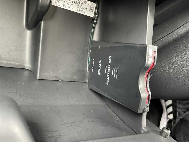 ホンダ Ｎ ＢＯＸ カスタム 千葉県 2023(令5)年 1.4万km プラチナホワイトパール N-BOXカスタム （NA車）/・純正8インチ Honda CONNECTナビ/・フルセグテレビ/・Bluetooth/USB接続機能/・バックカメラ/・ETC2.0/・ベンチシート/・シートヒーター（運転席・助手席）/・純正フロアマット/・両側電動スライドドア/・純正14インチアルミホイール/・純正LEDヘッドライト/・オートマチックハイビーム/・衝突軽減ブレーキ/・レーンキープアシスト/・アダプティブクルーズコントロール/・電動パーキングブレーキ/・ブレーキホールド/・スマートキー/・プッシュスタート/・オートエアコン