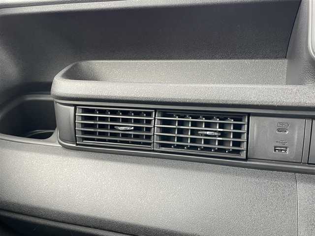 ホンダ Ｎ ＢＯＸ カスタム 千葉県 2023(令5)年 1.4万km プラチナホワイトパール N-BOXカスタム （NA車）/・純正8インチ Honda CONNECTナビ/・フルセグテレビ/・Bluetooth/USB接続機能/・バックカメラ/・ETC2.0/・ベンチシート/・シートヒーター（運転席・助手席）/・純正フロアマット/・両側電動スライドドア/・純正14インチアルミホイール/・純正LEDヘッドライト/・オートマチックハイビーム/・衝突軽減ブレーキ/・レーンキープアシスト/・アダプティブクルーズコントロール/・電動パーキングブレーキ/・ブレーキホールド/・スマートキー/・プッシュスタート/・オートエアコン