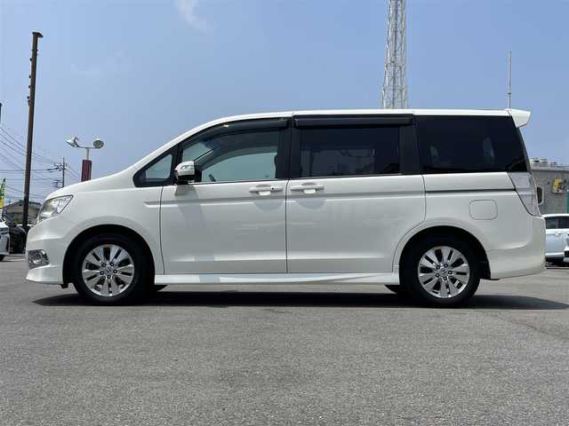 ホンダ ステップワゴン スパーダ Z 群馬県 2011(平23)年 7.7万km プレミアムホワイトパール カロッツェリア製ナビ(ＴＶ・ＤＶＤ・ＣＤ・ＦＭ・ＡＭ)/アルパイン後席モニター/両側パワスラ/スマートキー/ＥＴＣ/Ｂカメラ/純正AW/純正フロアマット/ドアバイザー/革巻きステアリング/オートライト