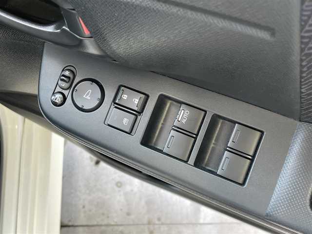 ホンダ ステップワゴン スパーダ Z 群馬県 2011(平23)年 7.7万km プレミアムホワイトパール カロッツェリア製ナビ(ＴＶ・ＤＶＤ・ＣＤ・ＦＭ・ＡＭ)/アルパイン後席モニター/両側パワスラ/スマートキー/ＥＴＣ/Ｂカメラ/純正AW/純正フロアマット/ドアバイザー/革巻きステアリング/オートライト
