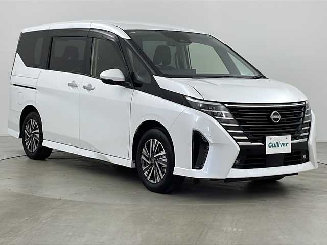 日産 セレナ e－パワー ハイウェイスター V 道央・札幌 2024(令6)年 0.5万km プリズムホワイト ・ワンオーナー/・純正ディスプレイオーディオ&フルセグ&BT&AppleCarPlay&AndroidAuto/・全方位モニター/・エマージェンシーブレーキ/・プロパイロット/・ビークルダイナミクスコントロール/・車線維持支援機能/・側方支援機能/・後側方支援機能/・先行車発進お知らせ/・標識検知支援機能/・駐車支援機能/・ドライバーモニター/・アダプティブクルーズコントロール/・両側パワースライドドア/・ハンズフリーオートスライドドア/・スマートルームミラー/・置くだけ充電/・電動パーキングブレーキ/・ブレーキホールド/・オートマチックハイビーム/・オートライト/・LEDヘッドライト/・LEDフォグ/・スマートキー/・スペアキー/・プッシュスタート/・横滑り防止