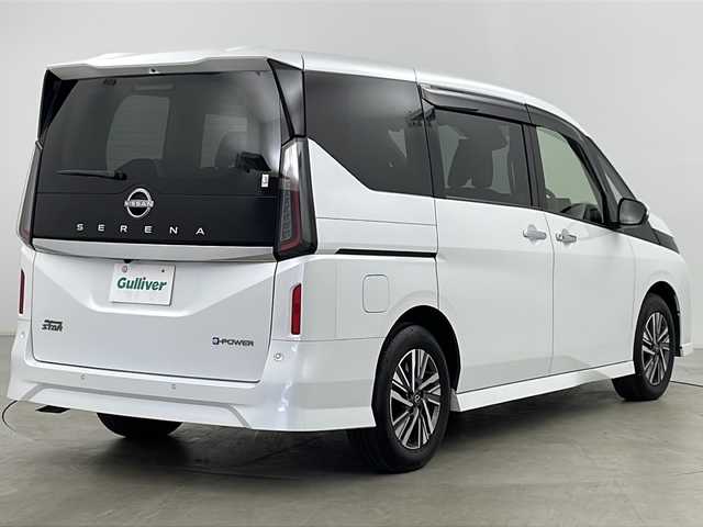 日産 セレナ e－パワー ハイウェイスター V 道央・札幌 2024(令6)年 0.5万km プリズムホワイト ・ワンオーナー/・純正ディスプレイオーディオ&フルセグ&BT&AppleCarPlay&AndroidAuto/・全方位モニター/・エマージェンシーブレーキ/・プロパイロット/・ビークルダイナミクスコントロール/・車線維持支援機能/・側方支援機能/・後側方支援機能/・先行車発進お知らせ/・標識検知支援機能/・駐車支援機能/・ドライバーモニター/・アダプティブクルーズコントロール/・両側パワースライドドア/・ハンズフリーオートスライドドア/・スマートルームミラー/・置くだけ充電/・電動パーキングブレーキ/・ブレーキホールド/・オートマチックハイビーム/・オートライト/・LEDヘッドライト/・LEDフォグ/・スマートキー/・スペアキー/・プッシュスタート/・横滑り防止