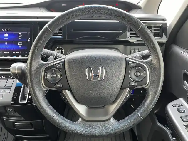 ホンダ ステップワゴン スパーダクールスピリット HセンシングBスタイル 福岡県 2019(令1)年 5.8万km プラチナホワイトパール 純正SDナビ(フルセグTV/CD/DVD/BT)アルパイン後席モニターバックモニターホンダセンシングレーダークルコン両側パワスラETCシートヒーターUSBポート純正LEDヘットライト純正17インチアルミホイール純正フロアマットスマートキープッシュスタート