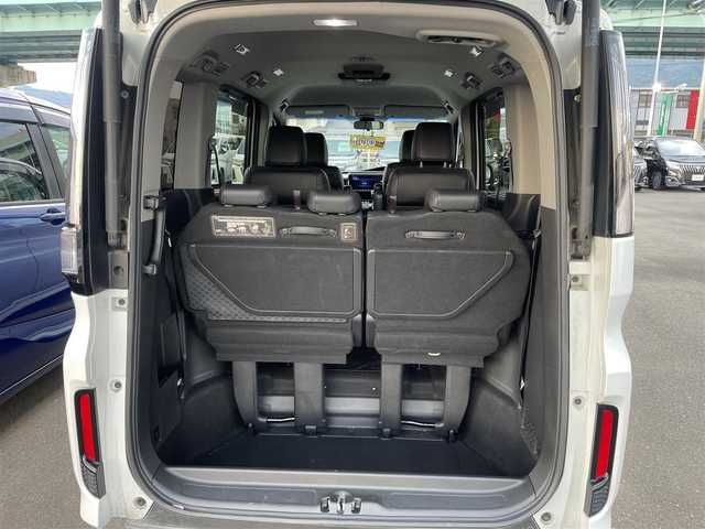 ホンダ ステップワゴン スパーダクールスピリット HセンシングBスタイル 福岡県 2019(令1)年 5.8万km プラチナホワイトパール 純正SDナビ(フルセグTV/CD/DVD/BT)アルパイン後席モニターバックモニターホンダセンシングレーダークルコン両側パワスラETCシートヒーターUSBポート純正LEDヘットライト純正17インチアルミホイール純正フロアマットスマートキープッシュスタート