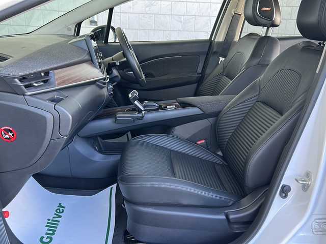 日産 オーラ G レザーエディション 神奈川県 2022(令4)年 2.8万km ピュアホワイトパール / スーパーブラック 2トーン ワンオーナー/純正ナビ/(USB/BT/HDMI/AppleCarplay/フルセグTV)/プロパイロット/レーダークルーズコントロール/BOSEサウンドシステム/全方位カメラ/置くだけ充電/ブラインドスポットモニター/レーンキープアシスト/ハンドル支援/駐車支援/デジタルインナーミラー/レザーシート/D/N席シートヒーター/ステアリングヒーター/ステアリングスイッチ/ビルトインETC2.0/ISOFIX/純正ドアバイザー/純正フロアマット/オートマチックハイビーム/オートライト/取扱説明書/保証書/スペアキー×１