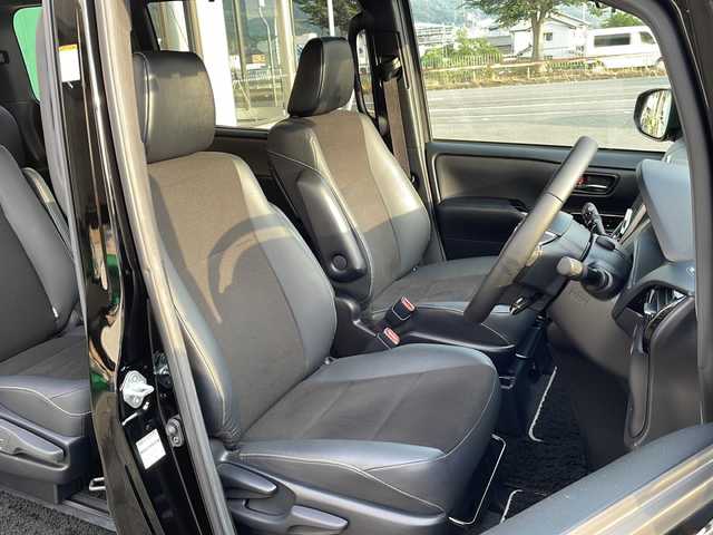 トヨタ ノア Si ダブルバイビーⅡ 京都府 2020(令2)年 2.4万km ブラック 純正９インチナビ　Ｂｌｕｅｔｏｏｔｈオーディオ　フルセグ　ＤＶＤ再生　バックカメラ　フリップダウンモニター　両側パワースライド　クルーズコントロール　ドライブレコーダー　ビルトインＥＴＣ　ＬＥＤライト