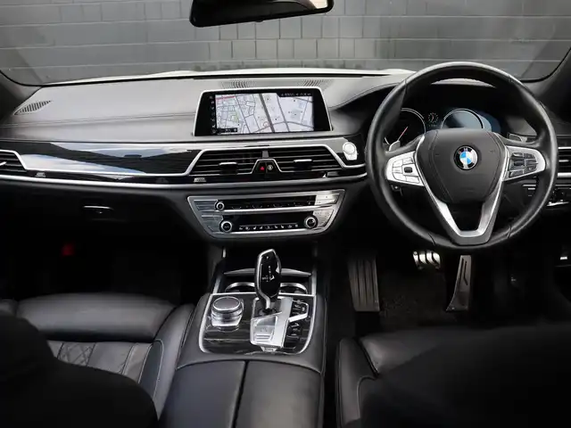 ＢＭＷ ７５０Ｌｉ Mスポーツ 宮城県 2017(平29)年 6.4万km 白 純正ナビ【ＢＴ／ＣＤ／ＤＶＤ／フルセグＴＶ】/ヘッドアップディスプレイ/サンルーフ　/リアエンターモニター　/Ｈａｒｍａｎ　Ｋａｒｄｏｎサウンド　/インテリジェントセーフティ/エアサスペンション/アンビエントライト　/パドルシフト　/全席メモリー付きパワーシート/アダプティブクルーズコントロール/全席シートヒーター/エアシート/イージークローザー/ドライブレコーダー/パワートランク/パーキングアシスト/純正20インチAW/360°カメラ/黒レザーシート/LEDヘッドライト/コンフォートアクセス/ミラー一体型ETC/禁煙車