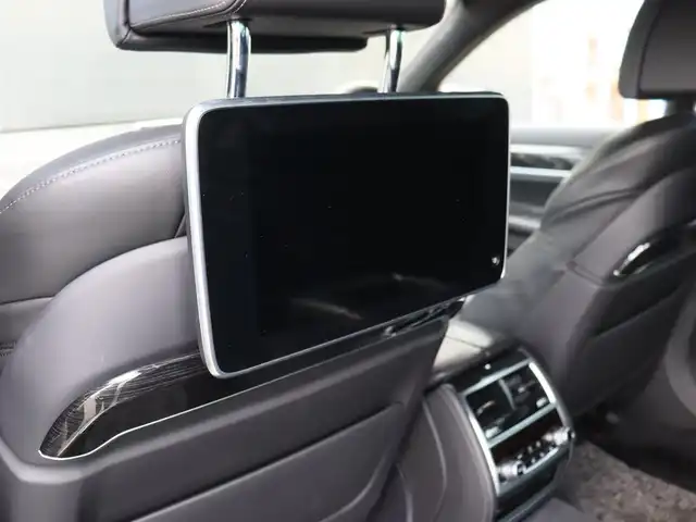 ＢＭＷ ７５０Ｌｉ Mスポーツ 宮城県 2017(平29)年 6.4万km 白 純正ナビ【ＢＴ／ＣＤ／ＤＶＤ／フルセグＴＶ】/ヘッドアップディスプレイ/サンルーフ　/リアエンターモニター　/Ｈａｒｍａｎ　Ｋａｒｄｏｎサウンド　/インテリジェントセーフティ/エアサスペンション/アンビエントライト　/パドルシフト　/全席メモリー付きパワーシート/アダプティブクルーズコントロール/全席シートヒーター/エアシート/イージークローザー/ドライブレコーダー/パワートランク/パーキングアシスト/純正20インチAW/360°カメラ/黒レザーシート/LEDヘッドライト/コンフォートアクセス/ミラー一体型ETC/禁煙車