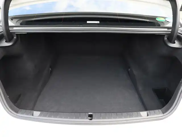 ＢＭＷ ７５０Ｌｉ Mスポーツ 宮城県 2017(平29)年 6.4万km 白 純正ナビ【ＢＴ／ＣＤ／ＤＶＤ／フルセグＴＶ】/ヘッドアップディスプレイ/サンルーフ　/リアエンターモニター　/Ｈａｒｍａｎ　Ｋａｒｄｏｎサウンド　/インテリジェントセーフティ/エアサスペンション/アンビエントライト　/パドルシフト　/全席メモリー付きパワーシート/アダプティブクルーズコントロール/全席シートヒーター/エアシート/イージークローザー/ドライブレコーダー/パワートランク/パーキングアシスト/純正20インチAW/360°カメラ/黒レザーシート/LEDヘッドライト/コンフォートアクセス/ミラー一体型ETC/禁煙車