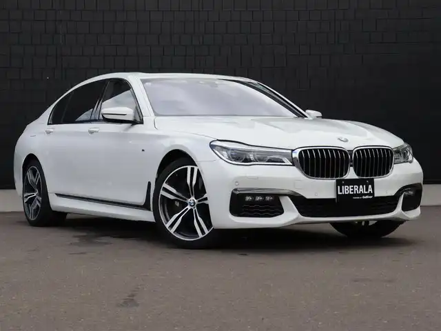 ＢＭＷ ７５０Ｌｉ Mスポーツ 宮城県 2017(平29)年 6.4万km 白 純正ナビ【ＢＴ／ＣＤ／ＤＶＤ／フルセグＴＶ】/ヘッドアップディスプレイ/サンルーフ　/リアエンターモニター　/Ｈａｒｍａｎ　Ｋａｒｄｏｎサウンド　/インテリジェントセーフティ/エアサスペンション/アンビエントライト　/パドルシフト　/全席メモリー付きパワーシート/アダプティブクルーズコントロール/全席シートヒーター/エアシート/イージークローザー/ドライブレコーダー/パワートランク/パーキングアシスト/純正20インチAW/360°カメラ/黒レザーシート/LEDヘッドライト/コンフォートアクセス/ミラー一体型ETC/禁煙車