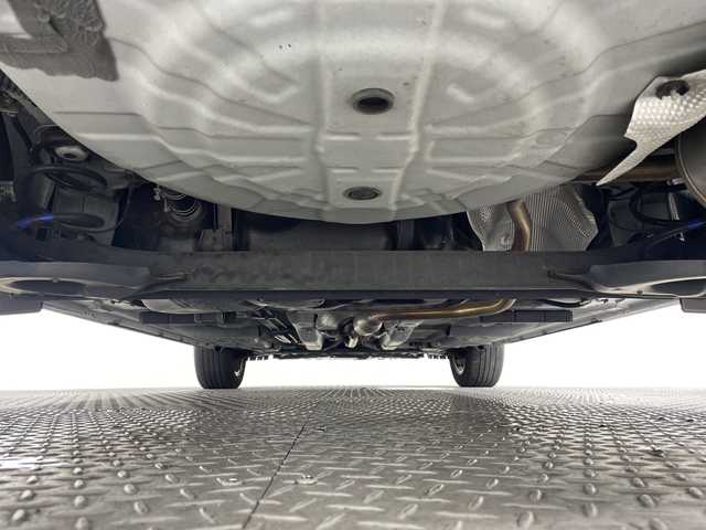 日産 キックス X 神奈川県 2020(令2)年 2.8万km ブリリアントホワイトパール/ピュアブラック 2トーン 2トンカラー部リリアンホワイトパール【XDN】/純正9型SDナビゲーション【MM319D-L】/フルセグ　CD DVD Bluetooth　SD　AM FM /インテリジェントアラウンドビューモニター/インテリジェントルームミラー/セーフティアシスト/プロパイロット/インテリジェントエマージェンシーブレーキ/インテリジェントLI【車線逸脱防止支援システム】/LDW車線逸脱警報/インテリジェントDA【ふらつき警報】/踏み間違い防止アシスト/ハイビームアシスト/アイドリングストップ/SOSコール/電動パーキングブレーキ/オートブレーキホールド/革巻きステアリング/ステアリングスイッチ/アダバンスドドライブアシストディスプレイ/合皮コンビシート/ビルトインETC/社外前方ドライブレコーダー/プッシュスタート/スマートキー/LEDヘッドランプ/オートライト/LEDフロントフォグランプ/純正17インチアルミホイール/シルバールーフレール