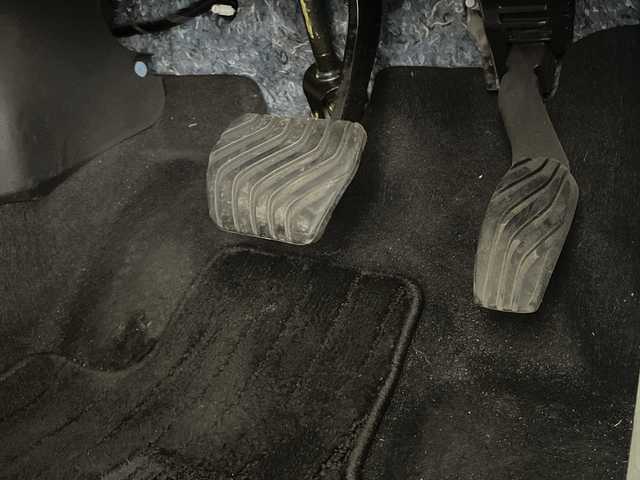 日産 キックス X 神奈川県 2020(令2)年 2.8万km ブリリアントホワイトパール/ピュアブラック 2トーン 2トンカラー部リリアンホワイトパール【XDN】/純正9型SDナビゲーション【MM319D-L】/フルセグ　CD DVD Bluetooth　SD　AM FM /インテリジェントアラウンドビューモニター/インテリジェントルームミラー/セーフティアシスト/プロパイロット/インテリジェントエマージェンシーブレーキ/インテリジェントLI【車線逸脱防止支援システム】/LDW車線逸脱警報/インテリジェントDA【ふらつき警報】/踏み間違い防止アシスト/ハイビームアシスト/アイドリングストップ/SOSコール/電動パーキングブレーキ/オートブレーキホールド/革巻きステアリング/ステアリングスイッチ/アダバンスドドライブアシストディスプレイ/合皮コンビシート/ビルトインETC/社外前方ドライブレコーダー/プッシュスタート/スマートキー/LEDヘッドランプ/オートライト/LEDフロントフォグランプ/純正17インチアルミホイール/シルバールーフレール