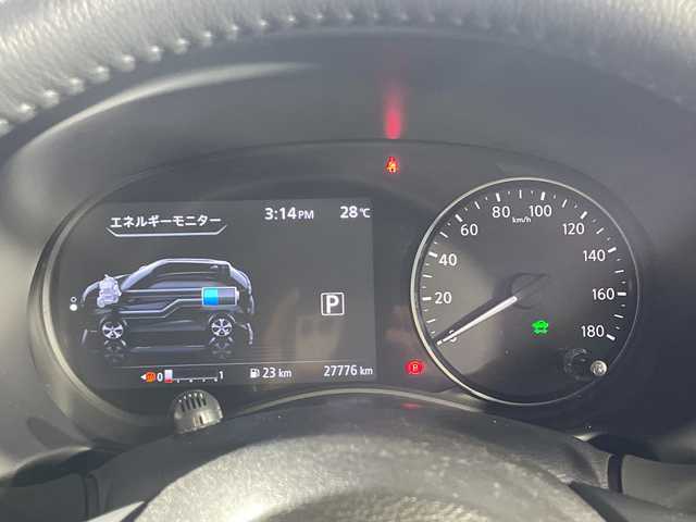 日産 キックス X 神奈川県 2020(令2)年 2.8万km ブリリアントホワイトパール/ピュアブラック 2トーン 2トンカラー部リリアンホワイトパール【XDN】/純正9型SDナビゲーション【MM319D-L】/フルセグ　CD DVD Bluetooth　SD　AM FM /インテリジェントアラウンドビューモニター/インテリジェントルームミラー/セーフティアシスト/プロパイロット/インテリジェントエマージェンシーブレーキ/インテリジェントLI【車線逸脱防止支援システム】/LDW車線逸脱警報/インテリジェントDA【ふらつき警報】/踏み間違い防止アシスト/ハイビームアシスト/アイドリングストップ/SOSコール/電動パーキングブレーキ/オートブレーキホールド/革巻きステアリング/ステアリングスイッチ/アダバンスドドライブアシストディスプレイ/合皮コンビシート/ビルトインETC/社外前方ドライブレコーダー/プッシュスタート/スマートキー/LEDヘッドランプ/オートライト/LEDフロントフォグランプ/純正17インチアルミホイール/シルバールーフレール