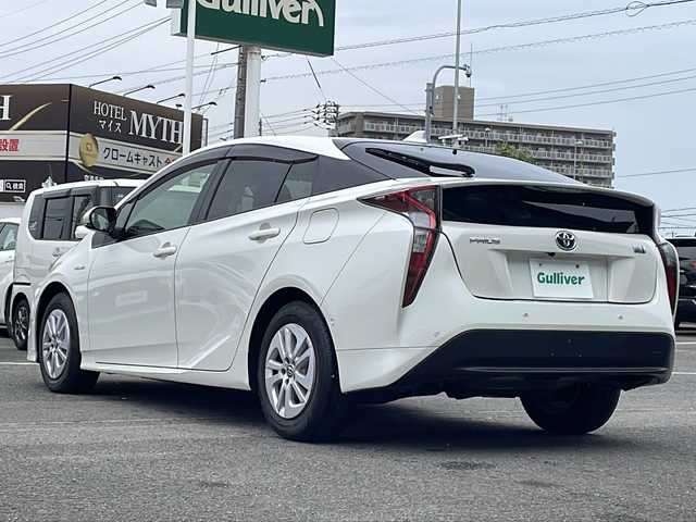 トヨタ プリウス Sセーフティプラス 徳島県 2018(平30)年 2.6万km ホワイトパールクリスタルシャイン 純正９インチナビ/フルセグ/全方位カメラ/ETC２．０/クルーズコントロール/前後クリアランスソナー/ドラレコ/LEDヘッドライト/セーフティーセンス/レーンキープアシスト/横滑り防止装置/衝突軽減システム/オートライト/オートハイビーム/ワンオーナー/スマートキー/プッシュスタート