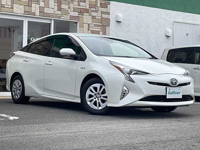 トヨタ プリウス Sセーフティプラス 徳島県 2018(平30)年 2.6万km ホワイトパールクリスタルシャイン 純正９インチナビ/フルセグ/全方位カメラ/ETC２．０/クルーズコントロール/前後クリアランスソナー/ドラレコ/LEDヘッドライト/セーフティーセンス/レーンキープアシスト/横滑り防止装置/衝突軽減システム/オートライト/オートハイビーム/ワンオーナー/スマートキー/プッシュスタート