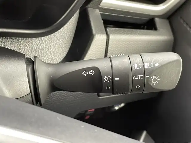 トヨタ ルーミー カスタムG 熊本県 2023(令5)年 1.1万km パールホワイトⅢ 純正9インチディスプレイオーディオ（ＡｐｐｌＣａｒＰｌａｙ・ＡｎｄｒｏｉｄＡｕｔｏ・ＢＴ・フルセグ・ＵＳＢ）/TVキャンセラー/全周囲カメラ　/社外前後ドライブレコーダー　/ビルトインＥＴＣ２．０　/両側パワースライドドア/スマートアシスト/・衝突軽減ブレーキ/・アダブティブクルーズコントロール/・先行車発進お知らせ機能/・レーンキープアシスト/・前後誤発進抑制機能/・標識認識システム/横滑り防止/アイドリングストップ/前後クリアランスソナー　/電動パーキングサポート/ブレーキホールド/純正フロアマット/純正１４インチAW/オートライト/オートマチックハイビーム/LEDヘッドライト/フォグランプ/スマートキー/プッシュスタート/スペアキー1本/保証書/取扱説明書