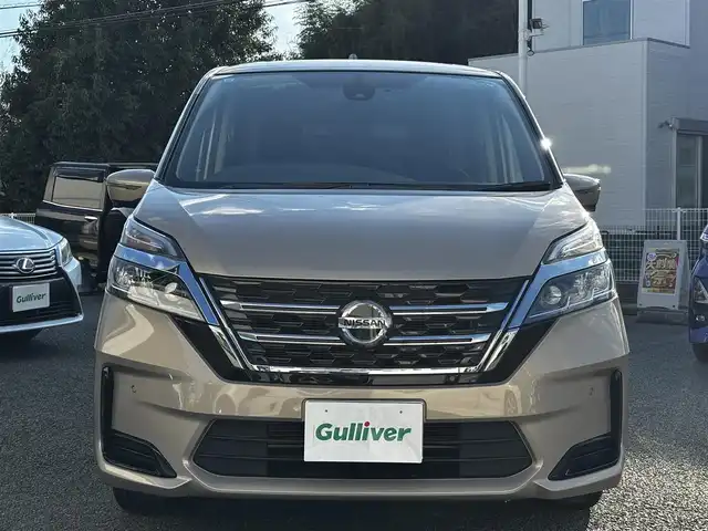 日産 セレナ X 熊本県 2020(令2)年 4.1万km カシミヤグレージュ 福祉車両/【サイドリフト＋リア全自動リフター】/ワンオーナー/純正9型ナビ（MM320D-L）/【フルセグTV/CD/DVD/SD/BT】/全方位カメラ/バックカメラ/ナビ連動前後ドライブレコーダー/エマージェンシーブレーキ/ブラインドスポットモニター/クルーズコントロール/車線逸脱警報/コーナーセンサー/両側パワースライドドア/ビルトインETC2.0/アイドリングストップ/LEDオートライト/電格式ミラー/純正フロアマット/純正ドアバイザー/プッシュスタート/スマートキー/スペアキー/保証書/取扱説明書(ナビ/車両)