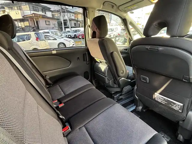 日産 セレナ X 熊本県 2020(令2)年 4.1万km カシミヤグレージュ 福祉車両/【サイドリフト＋リア全自動リフター】/ワンオーナー/純正9型ナビ（MM320D-L）/【フルセグTV/CD/DVD/SD/BT】/全方位カメラ/バックカメラ/ナビ連動前後ドライブレコーダー/エマージェンシーブレーキ/ブラインドスポットモニター/クルーズコントロール/車線逸脱警報/コーナーセンサー/両側パワースライドドア/ビルトインETC2.0/アイドリングストップ/LEDオートライト/電格式ミラー/純正フロアマット/純正ドアバイザー/プッシュスタート/スマートキー/スペアキー/保証書/取扱説明書(ナビ/車両)