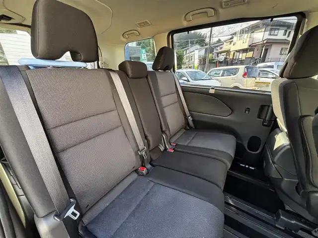 日産 セレナ X 熊本県 2020(令2)年 4.1万km カシミヤグレージュ 福祉車両/【サイドリフト＋リア全自動リフター】/ワンオーナー/純正9型ナビ（MM320D-L）/【フルセグTV/CD/DVD/SD/BT】/全方位カメラ/バックカメラ/ナビ連動前後ドライブレコーダー/エマージェンシーブレーキ/ブラインドスポットモニター/クルーズコントロール/車線逸脱警報/コーナーセンサー/両側パワースライドドア/ビルトインETC2.0/アイドリングストップ/LEDオートライト/電格式ミラー/純正フロアマット/純正ドアバイザー/プッシュスタート/スマートキー/スペアキー/保証書/取扱説明書(ナビ/車両)