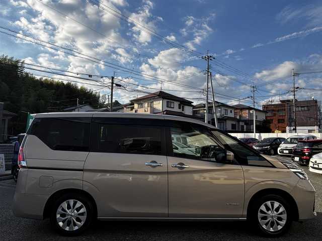 日産 セレナ X 熊本県 2020(令2)年 4.1万km カシミヤグレージュ 福祉車両/【サイドリフト＋リア全自動リフター】/ワンオーナー/純正9型ナビ（MM320D-L）/【フルセグTV/CD/DVD/SD/BT】/全方位カメラ/バックカメラ/ナビ連動前後ドライブレコーダー/エマージェンシーブレーキ/ブラインドスポットモニター/クルーズコントロール/車線逸脱警報/コーナーセンサー/両側パワースライドドア/ビルトインETC2.0/アイドリングストップ/LEDオートライト/電格式ミラー/純正フロアマット/純正ドアバイザー/プッシュスタート/スマートキー/スペアキー/保証書/取扱説明書(ナビ/車両)