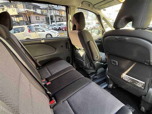 日産 セレナ X 熊本県 2020(令2)年 4.1万km カシミヤグレージュ 福祉車両/【サイドリフト＋リア全自動リフター】/ワンオーナー/純正9型ナビ（MM320D-L）/【フルセグTV/CD/DVD/SD/BT】/全方位カメラ/バックカメラ/ナビ連動前後ドライブレコーダー/エマージェンシーブレーキ/ブラインドスポットモニター/クルーズコントロール/車線逸脱警報/コーナーセンサー/両側パワースライドドア/ビルトインETC2.0/アイドリングストップ/LEDオートライト/電格式ミラー/純正フロアマット/純正ドアバイザー/プッシュスタート/スマートキー/スペアキー/保証書/取扱説明書(ナビ/車両)