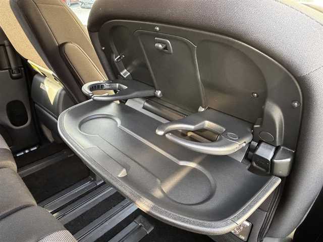 日産 セレナ X 熊本県 2020(令2)年 4.1万km カシミヤグレージュ 福祉車両/【サイドリフト＋リア全自動リフター】/ワンオーナー/純正9型ナビ（MM320D-L）/【フルセグTV/CD/DVD/SD/BT】/全方位カメラ/バックカメラ/ナビ連動前後ドライブレコーダー/エマージェンシーブレーキ/ブラインドスポットモニター/クルーズコントロール/車線逸脱警報/コーナーセンサー/両側パワースライドドア/ビルトインETC2.0/アイドリングストップ/LEDオートライト/電格式ミラー/純正フロアマット/純正ドアバイザー/プッシュスタート/スマートキー/スペアキー/保証書/取扱説明書(ナビ/車両)