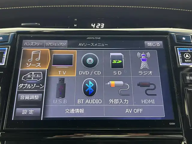 トヨタ ハリアー プレミアム 熊本県 2017(平29)年 7万km ブラック アルパイン９インチナビEX9V（ＣＤ・ＤＶＤ・フルセグ・ＢＴ・ＳＤ）/バックカメラ　/ビルトインＥＴＣ　/ハーフレザーシート　/パワーバックドア　/社外前後ドライブレコーダー　/トヨタセーフティーセンス/・クルーズコントロール/・レーンディパーチャーアラート/・オートハイビーム/・プリクラッシュセーフティ/横滑り防止/アイドリングストップ/運転席パワーシート/ウッドコンビステアリング/純正フロアマット/純正１８インチAW/オートライト/LEDヘッドライト/フォグランプ/スマートキー/プッシュスタート