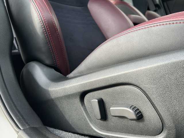 スバル ＷＲＸ Ｓ４ STIスポーツアイサイト 岩手県 2020(令2)年 4.8万km クリスタルホワイトP ４WD/サンルーフ /純正ナビ(型式GCV897D)/フルセグTV/バックカメラ /サイドカメラ/ETC /革巻きステアリング/ナビステアリングスイッチ/ハーフレザーシート /レーダークルコン /前席シートヒーター /前席パワーシート /パドルシフト /オートライト/フロントワイパーデアイサー /衝突軽減装置/横滑り防止装置 /プッシュスタート/AVH/スマートキー×2/USB×2/12V/120Wソケット×2/アイサイト/フロアマット/保証書