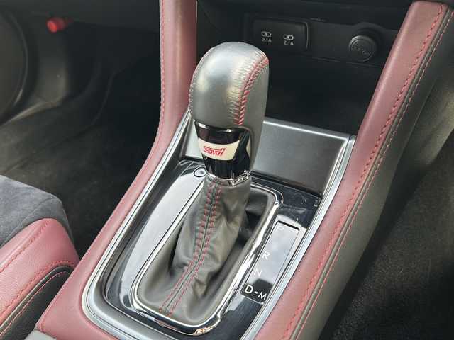 スバル ＷＲＸ Ｓ４ STIスポーツアイサイト 岩手県 2020(令2)年 4.8万km クリスタルホワイトP ４WD/サンルーフ /純正ナビ(型式GCV897D)/フルセグTV/バックカメラ /サイドカメラ/ETC /革巻きステアリング/ナビステアリングスイッチ/ハーフレザーシート /レーダークルコン /前席シートヒーター /前席パワーシート /パドルシフト /オートライト/フロントワイパーデアイサー /衝突軽減装置/横滑り防止装置 /プッシュスタート/AVH/スマートキー×2/USB×2/12V/120Wソケット×2/アイサイト/フロアマット/保証書