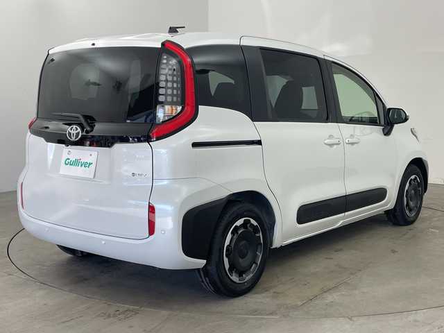 トヨタ シエンタ ハイブリッド Z 兵庫県 2025(令7)年 0.1千km プラチナホワイトパールマイカ ・登録済未使用車/・10.5インチ純正ナビ/・AM・FM・USB・BT・MiraCast/・フルセグTV/・Apple Car Play・AndroidAuto/・バックカメラ/・パノラミックビューモニター/・ビルトインETC2.0/・USB充電ポート/・電子パーキングブレーキ/・オートブレーキホールド/・ドライブモード（パワー・エコ）/・両側パワースライドドア/・革巻きステアリング/・ステアリングスイッチ/・オートライト/・電動格納ミラー/・ウォークスルー/・トヨタセーフティセンス/・レーントレーシングアシスト/・レーンディパーチャーアラート/・プリクラッシュセーフティ/・レーダークルーズコントロール/・ロードサインアシスト/・ドライバー異常時対応システム/・プロアクティブドライビングアシスト/・クリアランスソナー/・リアクロストラフィックアラート/・パーキングサポートブレーキ/・休憩提案/・発進遅れ告知/・ブラインドスポットモニター/・アダプティブハイビームシステム